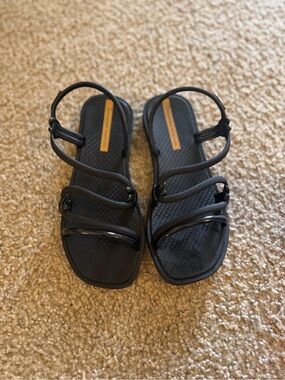 Ipanema Black Multi-Strap Flat Women's Sandals